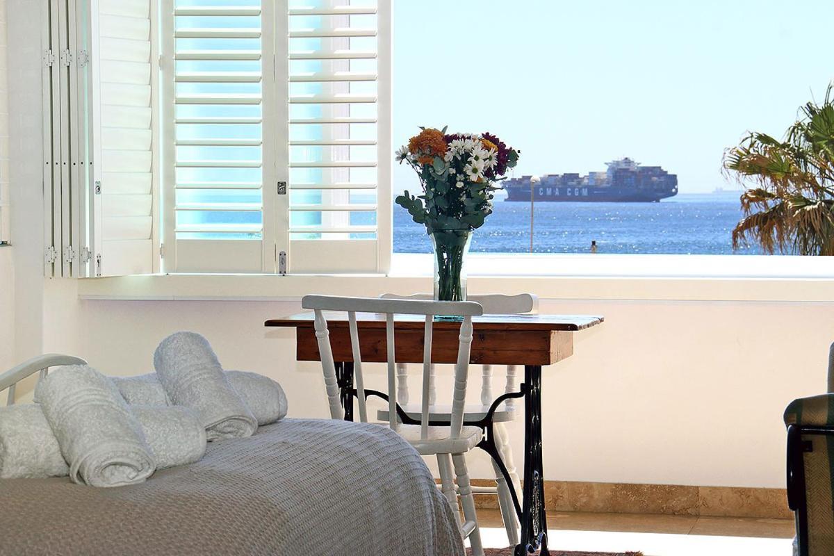 Dolphin Bay With Sea Views Cape Town