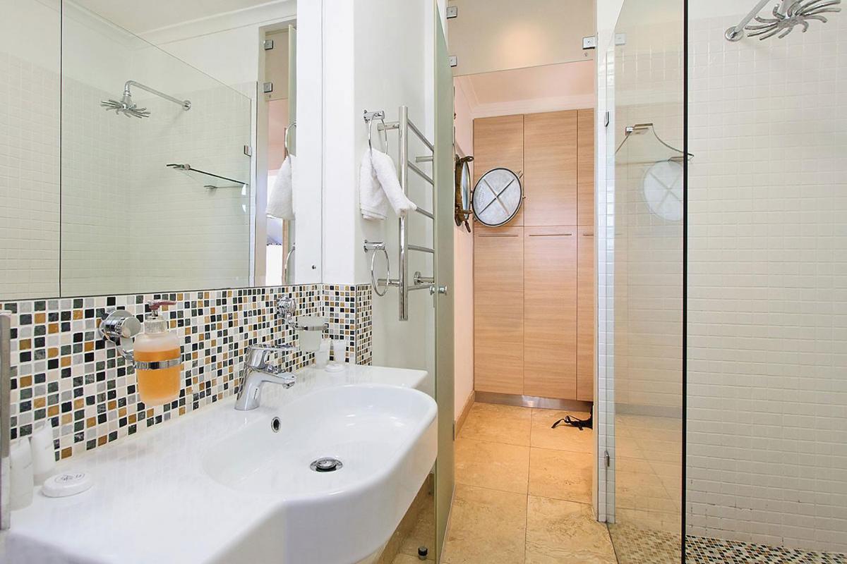 Apartment Dolphin Bay With Sea Views