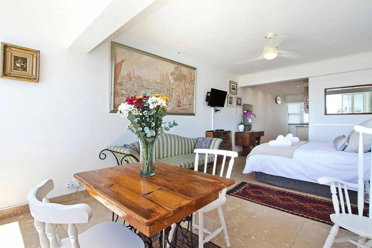 Apartment Dolphin Bay With Sea Views