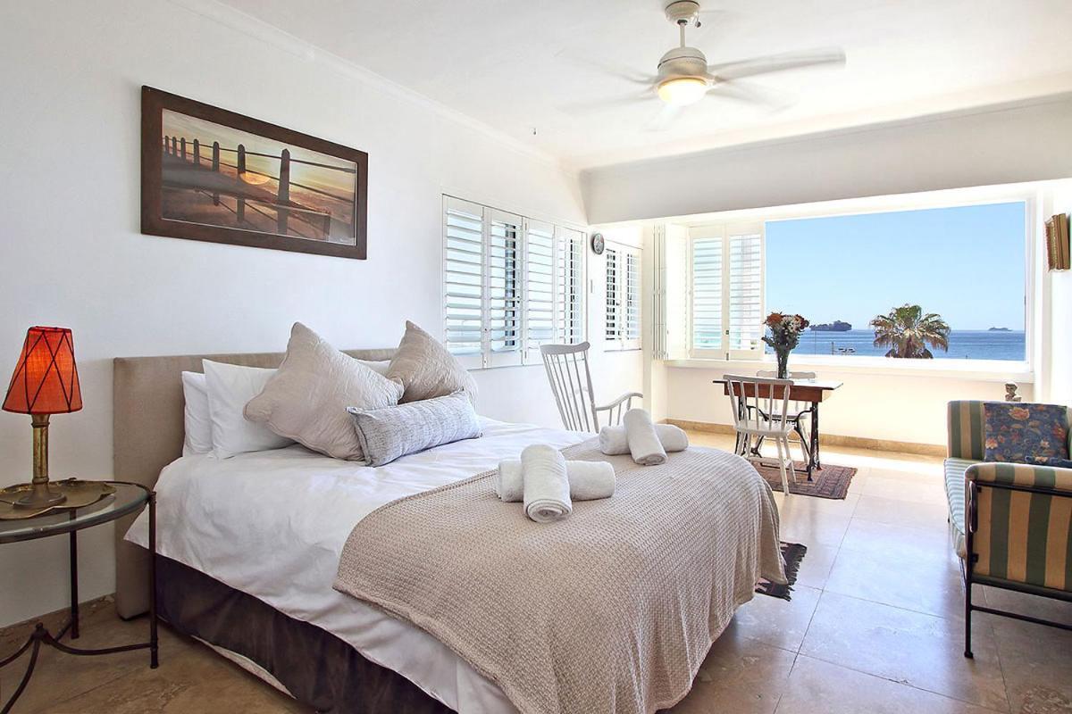 Dolphin Bay With Sea Views Cape Town