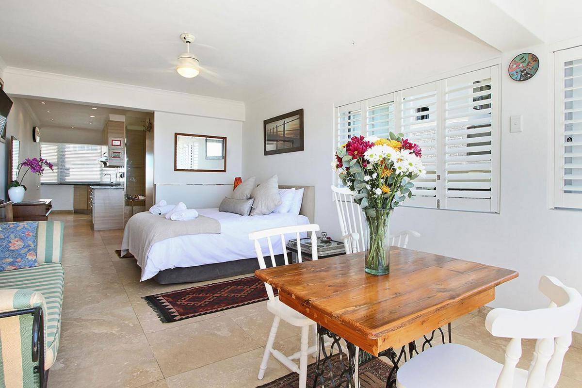 Dolphin Bay With Sea Views Apartment *