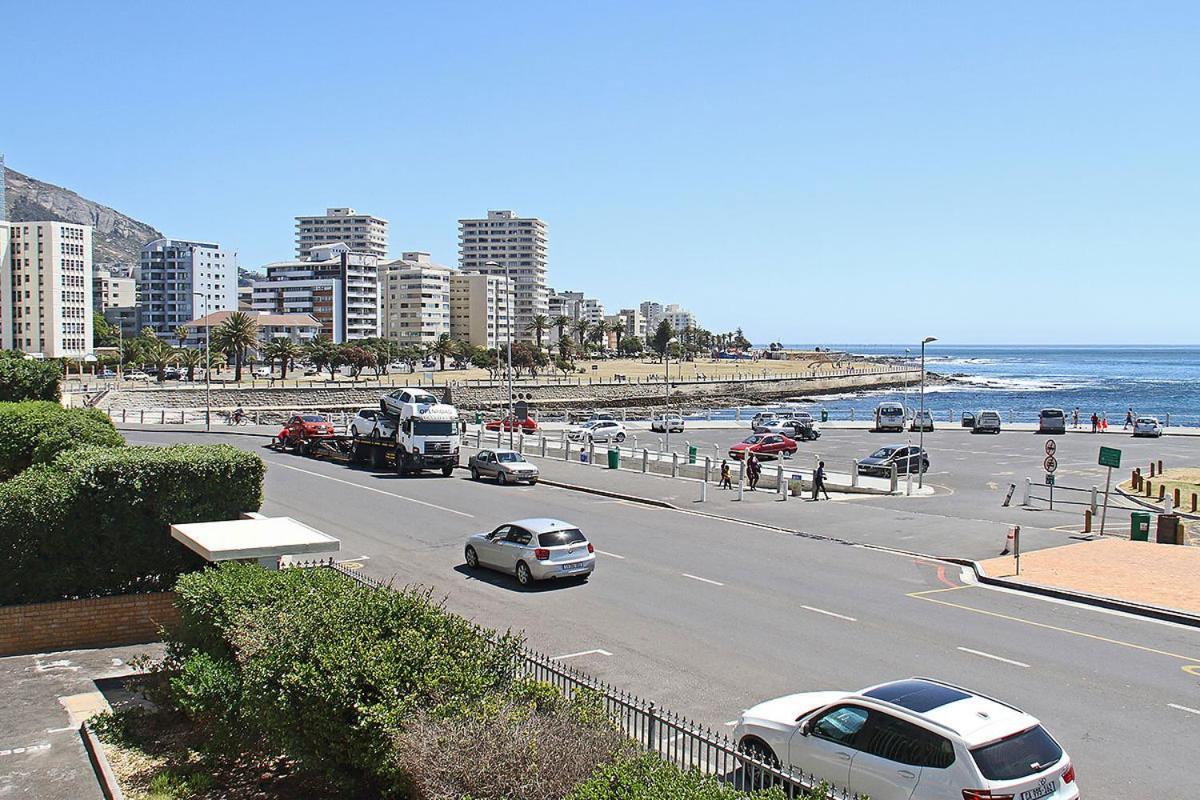 Dolphin Bay With Sea Views *